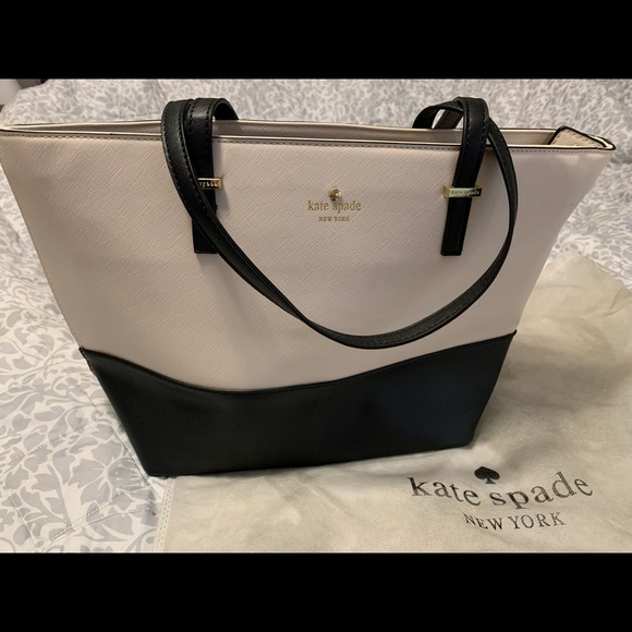 Kate spade tote - Picture 1 of 4
